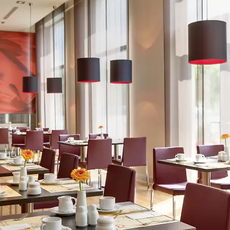 Intercityhotel 호텔 4*
