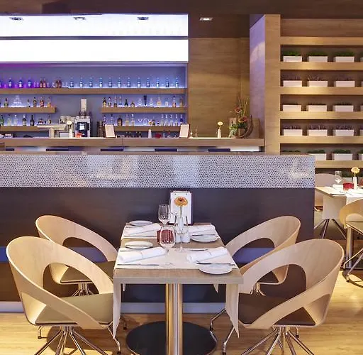 מלון Intercityhotel 4*