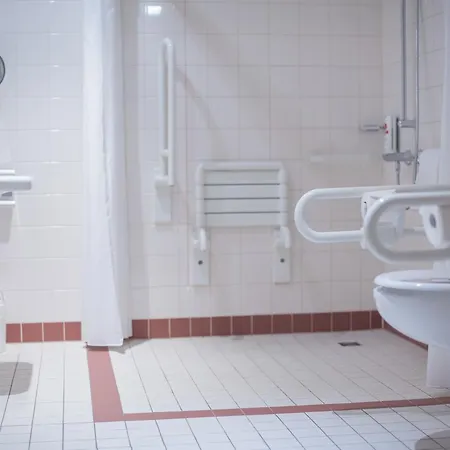 Ξενοδοχείο Intercityhotel 4*
