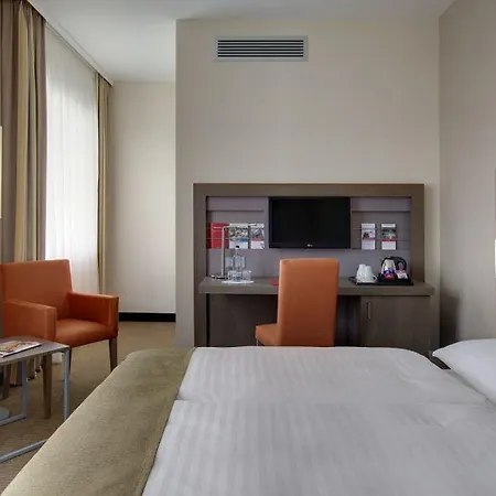 Intercityhotel Λειψία