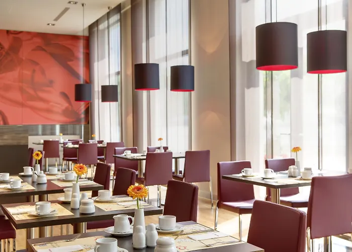 Intercityhotel Отель 4*