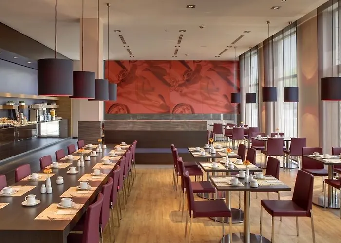 Intercityhotel Отель 4*