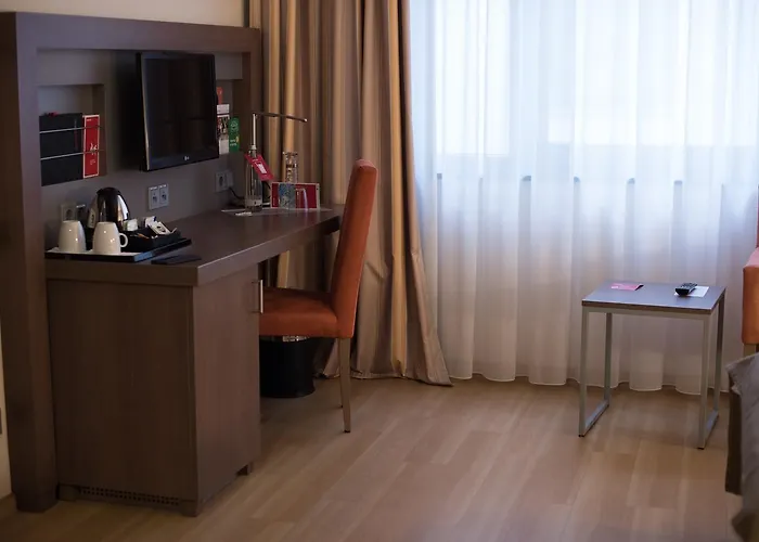 Intercityhotel Отель